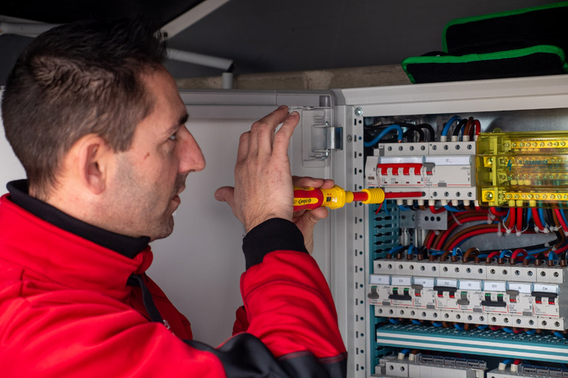 Électricien rénovation tableau électrique Rochefort